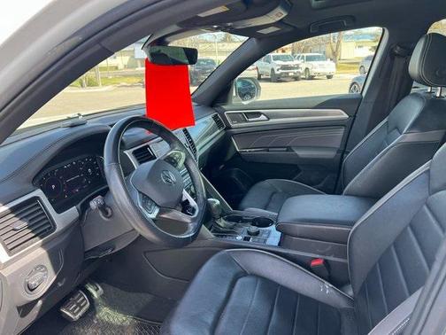 2022 Volkswagen Atlas Cross Sport 3.6L V6 SEL Premium R-Line