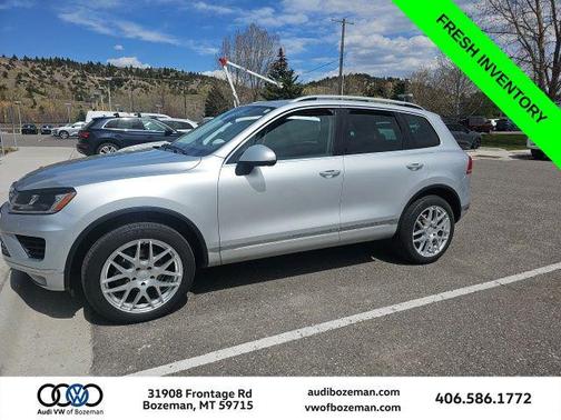 Reflex Silver Metallic 2017 Volkswagen Touareg V6 Sport w/Technology