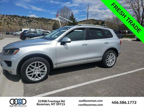 Reflex Silver Metallic 2017 Volkswagen Touareg V6 Sport w/Technology