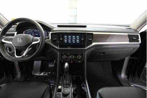 2023 Volkswagen Atlas 3.6L SE w/Technology