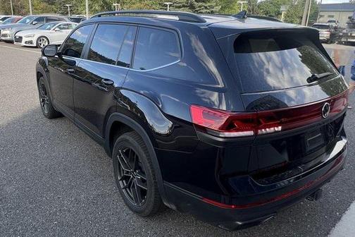 2024 Volkswagen Atlas 2.0T SE w/Technology 4MOTION