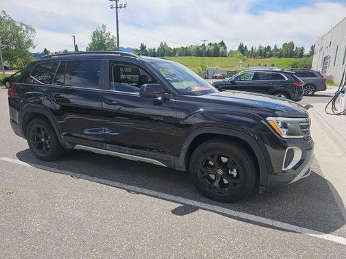Deep Black Pearl 2024 Volkswagen Atlas 2.0T SEL