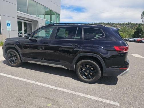 Deep Black Pearl 2024 Volkswagen Atlas 2.0T SEL