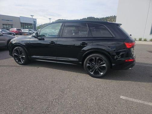 Mythos Black Metallic 2026 Audi Q7 55 Premium Plus