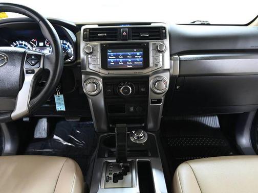 Midnight Black Metallic 2018 Toyota 4Runner SR5 Premium