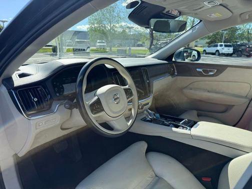 Denim Blue Metallic 2022 Volvo S60 Recharge Plug-In Hybrid T8 Inscription