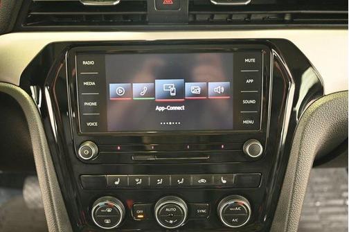 2020 Volkswagen Passat 2.0T SE