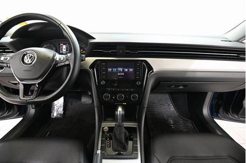 2020 Volkswagen Passat 2.0T SE
