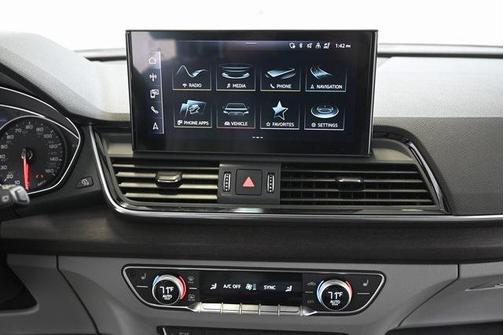 2022 Audi Q5 45 S line Premium