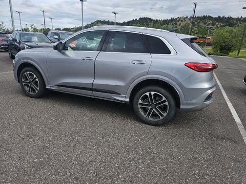 Florett Silver Metallic 2025 Audi Q5 Premium Plus TFSI quattro S tronic