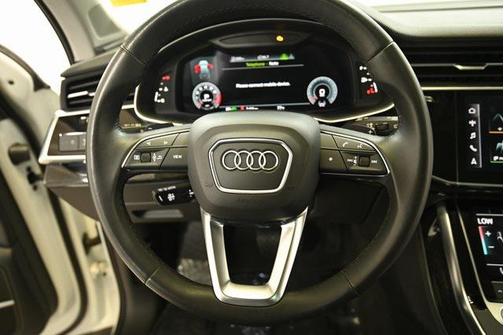 2023 Audi Q7 55 Premium Plus