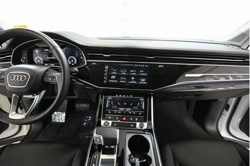 2023 Audi Q7 55 Premium Plus