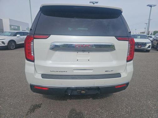 White Frost Tricoat 2021 GMC Yukon XL SLT