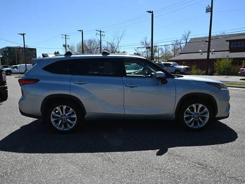 Celestial Silver Metallic 2021 Toyota Highlander Limited