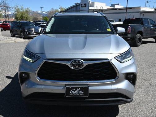 Celestial Silver Metallic 2021 Toyota Highlander Limited