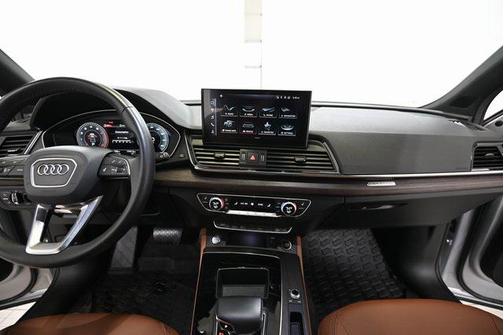 2022 Audi Q5 40 Premium Plus