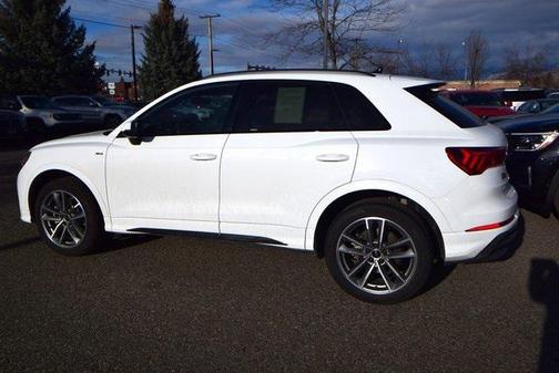 2025 Audi Q3 Premium 45 TFSI S line quattro Tiptronic