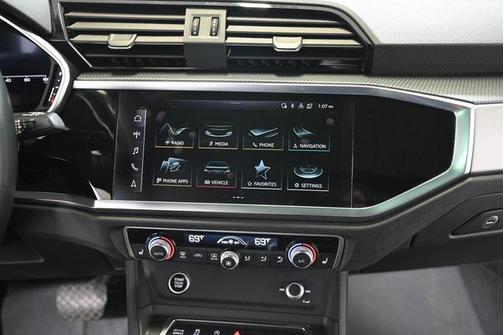 2023 Audi Q3 45 S line Premium Plus