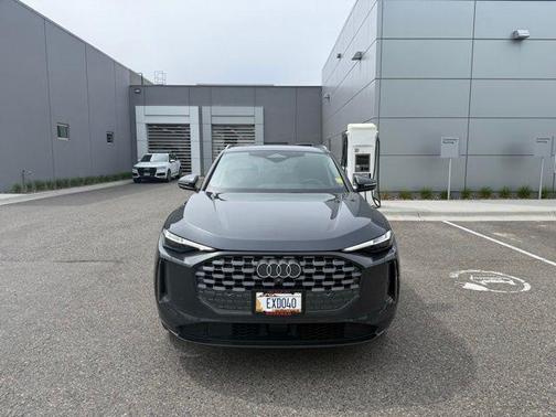 Tambora Gray Metallic 2025 Audi Q5 Prestige TFSI quattro S tronic