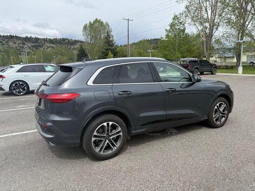 Tambora Gray Metallic 2025 Audi Q5 Prestige TFSI quattro S tronic
