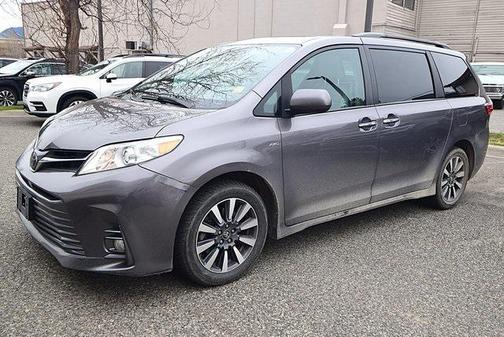 2018 Toyota Sienna SE
