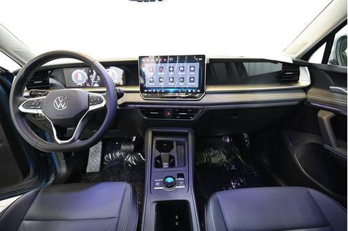 Monterey Blue Pearl 2026 Volkswagen Tiguan 2.0T SE 4MOTION