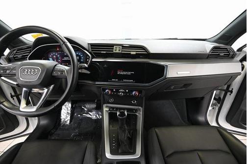 2024 Audi Q3 Premium 45 TFSI S line quattro Tiptronic