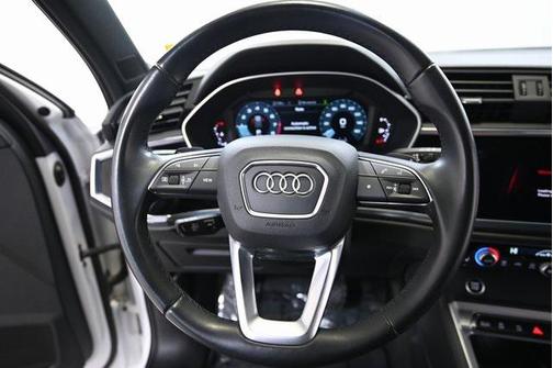 2024 Audi Q3 Premium 45 TFSI S line quattro Tiptronic