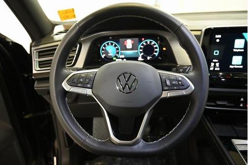 2024 Volkswagen Atlas Cross Sport 2.0T SE w/Technology 4MOTION