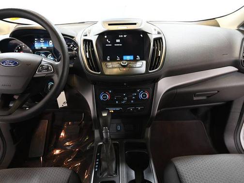 Ingot Silver Metallic 2017 Ford Escape SE