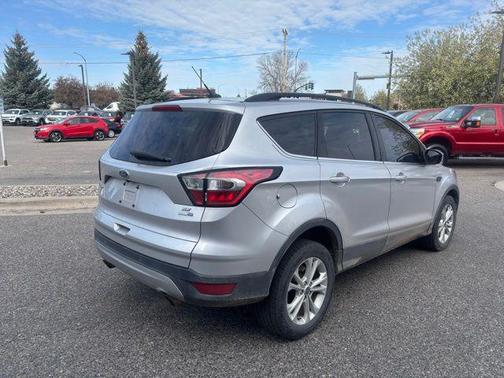 Ingot Silver Metallic 2017 Ford Escape SE