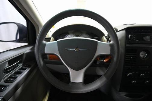 2008 Chrysler Town & Country LX