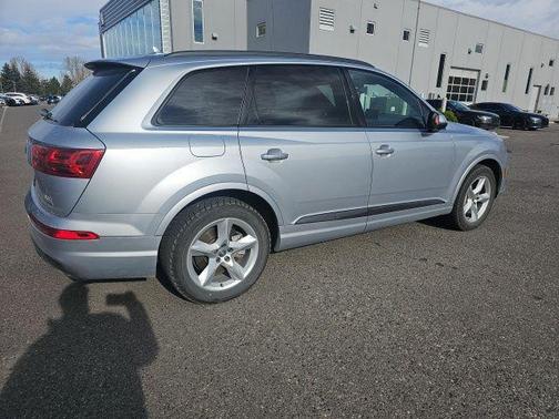 Silver Metallic 2018 Audi Q7 3.0T Prestige