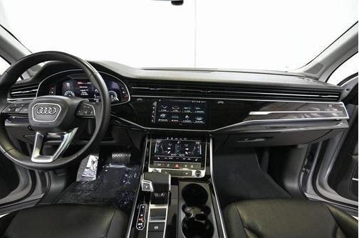 2022 Audi Q7 55 Premium Plus