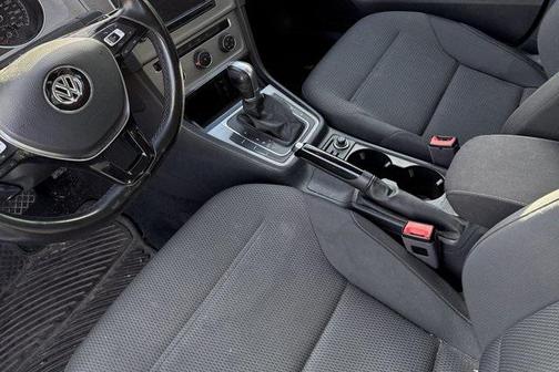 2017 Volkswagen Golf TSI S 4-Door