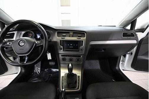 2017 Volkswagen Golf TSI S 4-Door