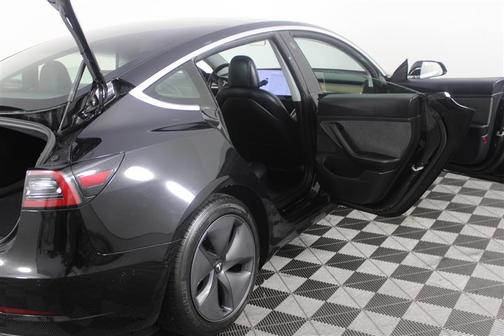 Solid Black 2020 Tesla Model 3 Standard Range Plus