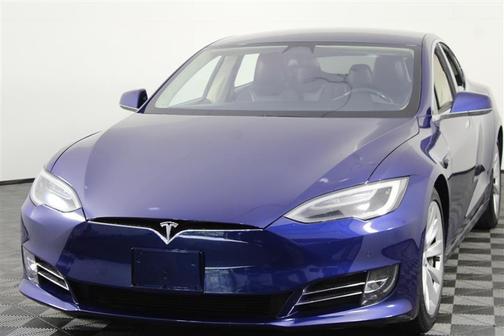 2016 Tesla Model S 75D