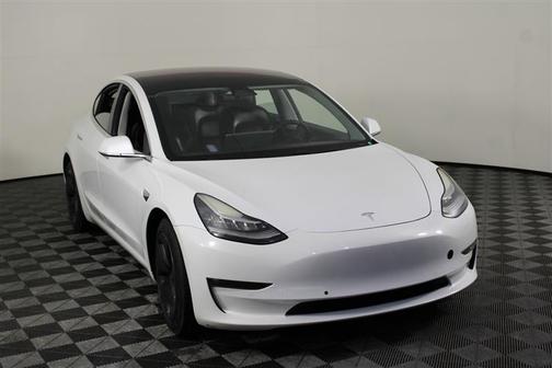 Pearl White Multi-Coat 2018 Tesla Model 3 Long Range
