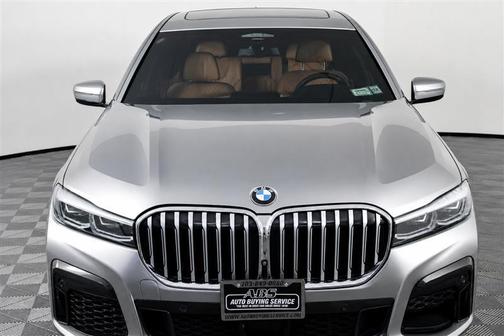 Glacier Silver Metallic 2020 BMW 750 i xDrive
