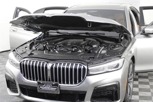 Glacier Silver Metallic 2020 BMW 750 i xDrive