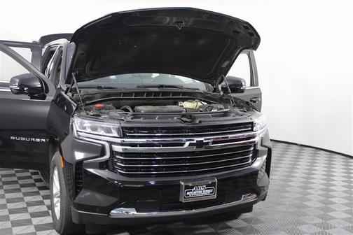 2023 Chevrolet Suburban LT