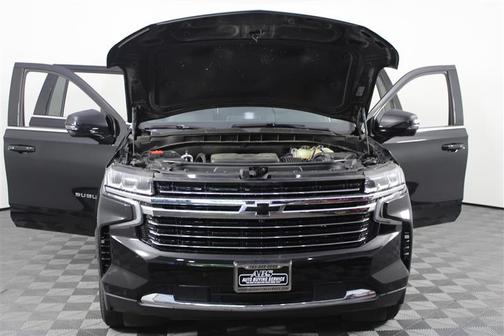 2023 Chevrolet Suburban LT