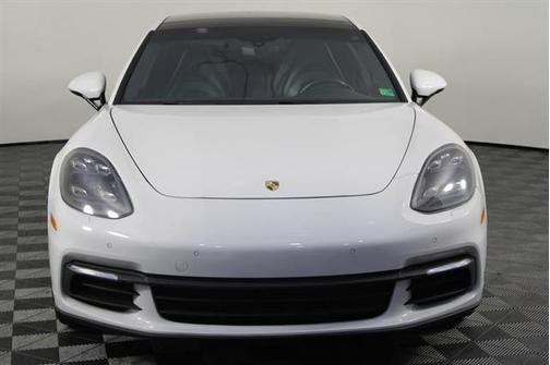 2017 Porsche Panamera Base