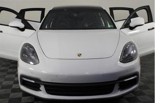 2017 Porsche Panamera Base