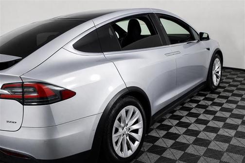 Silver 2017 Tesla Model X 100D