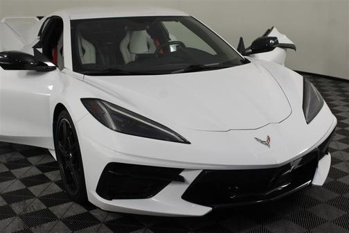 Arctic White 2022 Chevrolet Corvette Stingray w/1LT