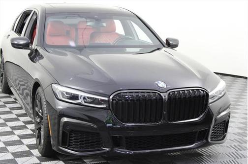 2022 BMW 740 i