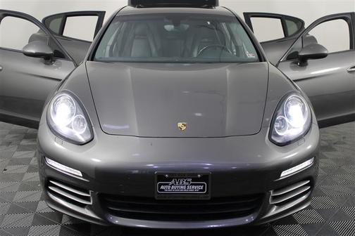 Agate Gray Metallic 2015 Porsche Panamera 4