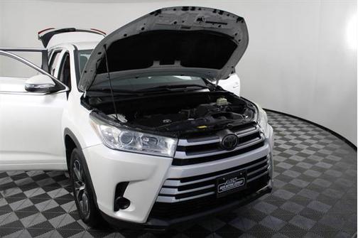 2018 Toyota Highlander LE